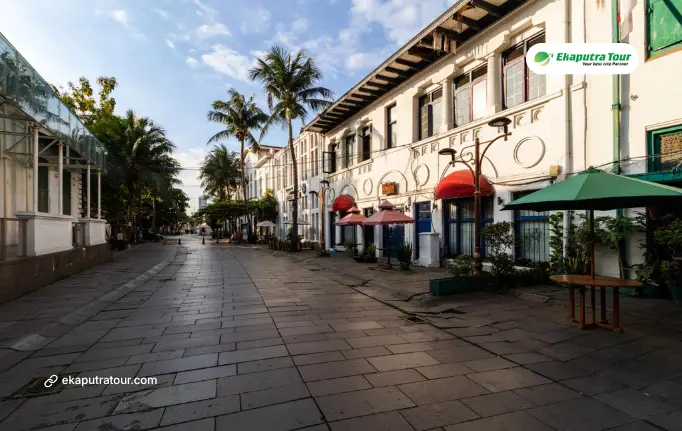 Guided Historical Walk Jakarta: Best Way to Experience Jakarta’s Past