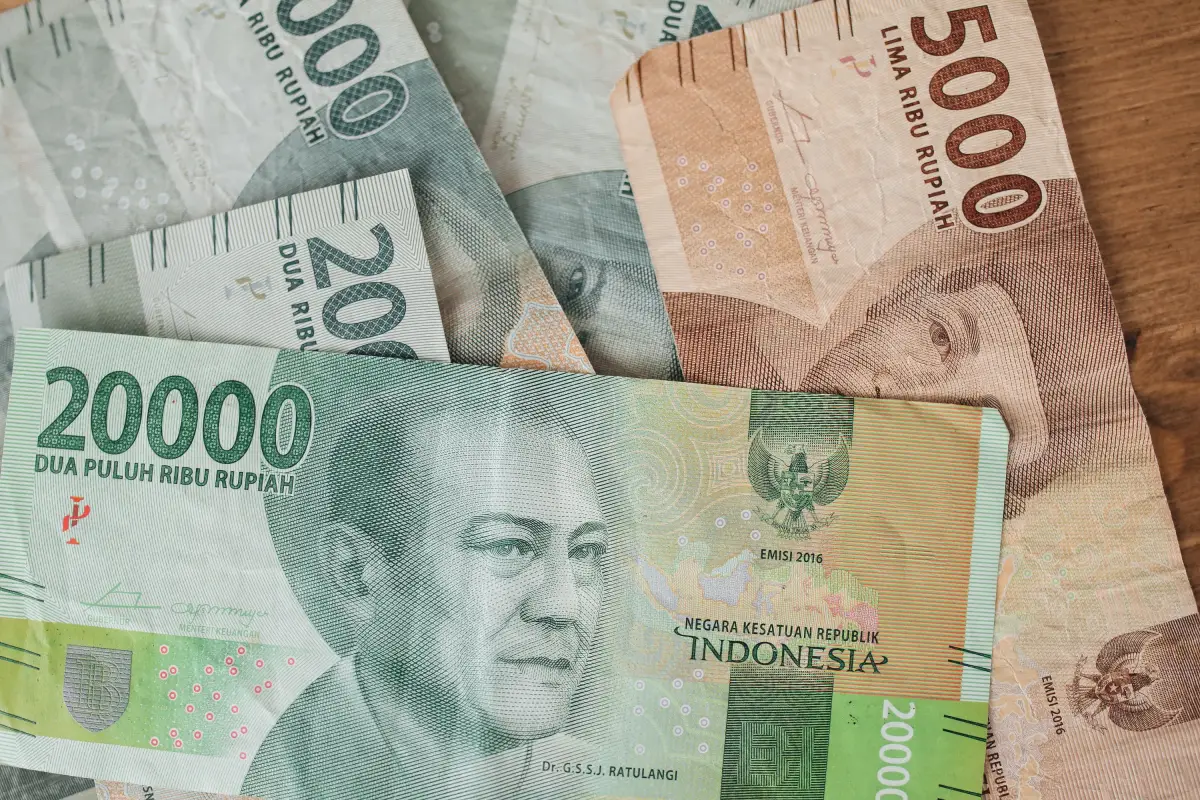 How to Say Prices in Indonesian When Shopping