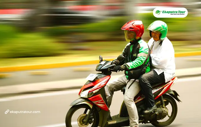 How to Use GoJek and Grab in Jakarta as a Tourist