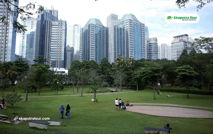 Jakarta Green Spaces: Where the City Finally Slows Down