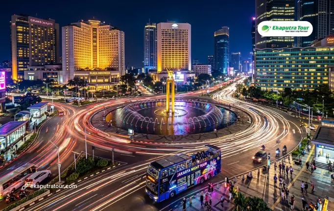 Jakarta Night Tour Guide: Open-Top Bus vs Night Tour — Which One Is Right for You?