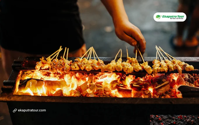Jakarta Street Food Guide: 10 Must-Try Dishes Locals Actually Eat
