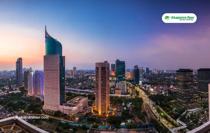Jakarta Transit Guide: Explore the City During Your Layover