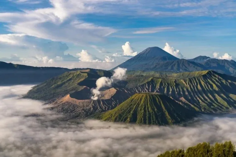 Jakarta Volcano Tour: Find The Volcano Experience That Fits You
