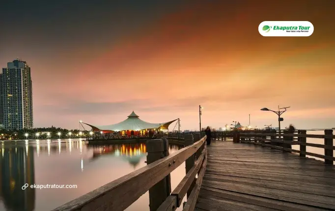 North Jakarta Coastal Area: Beaches and Seafood
