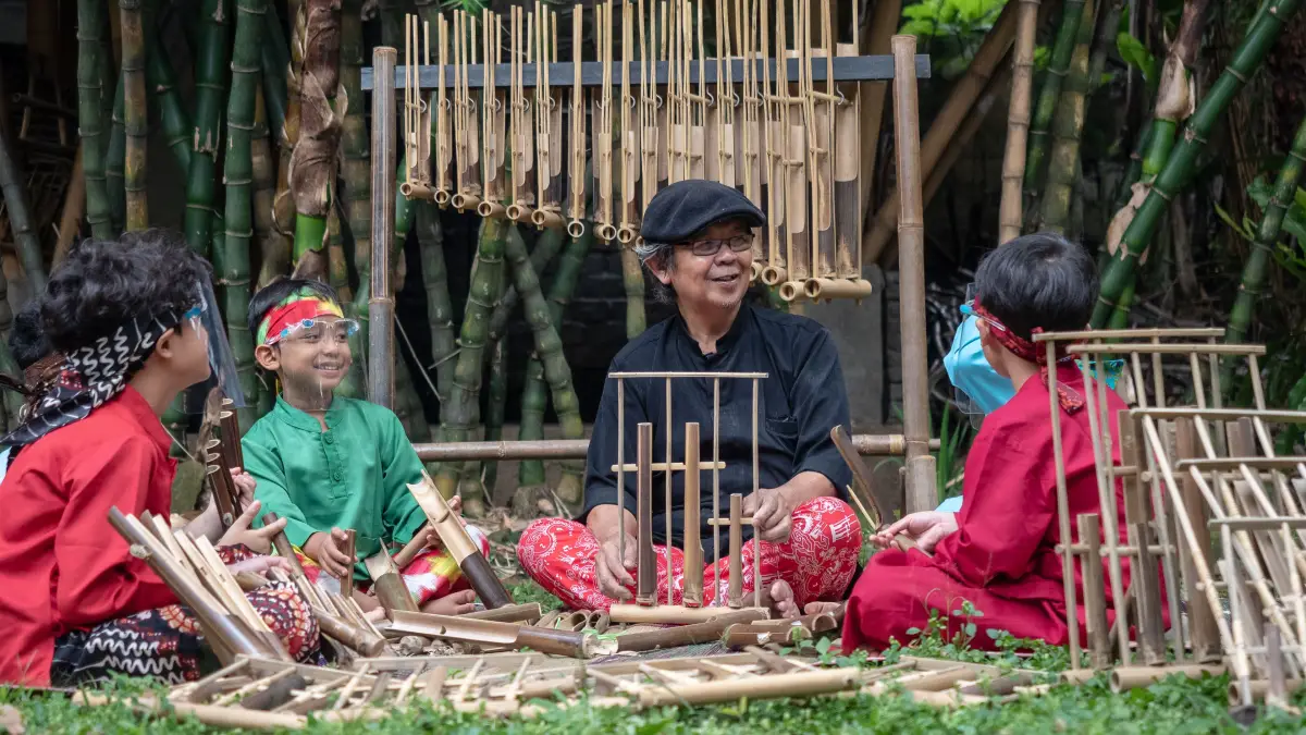 Sundanese Traditional Music and Dance Explained