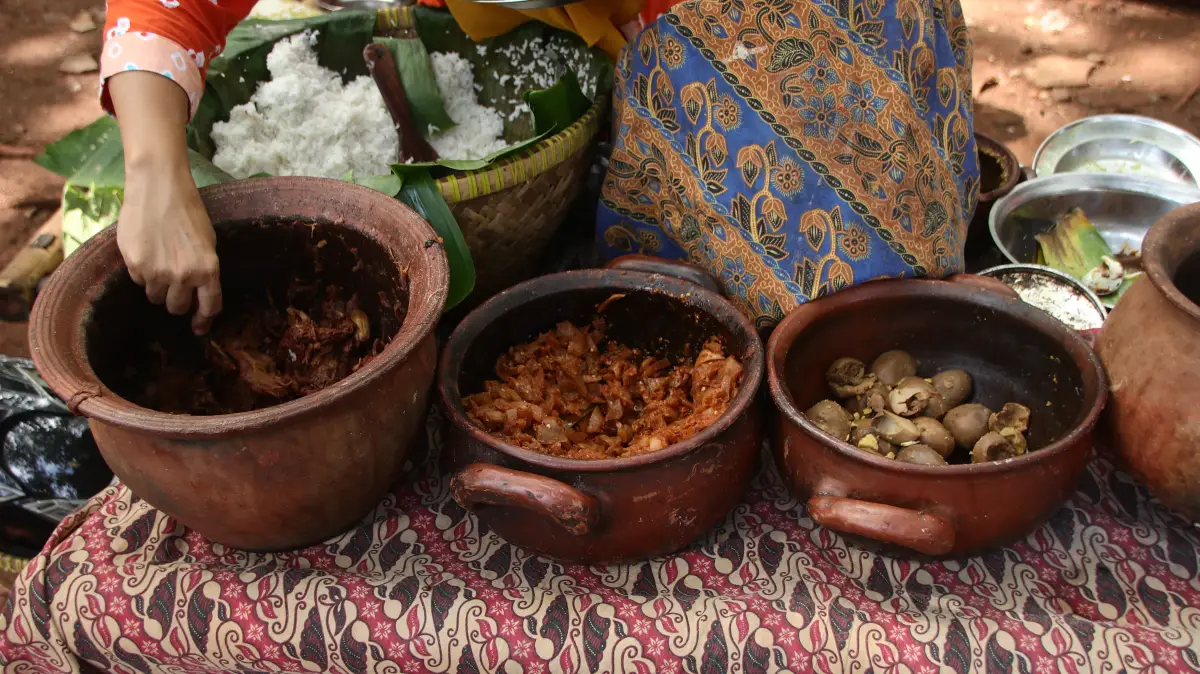 Where to Eat Gudeg Near Malioboro: A Local's Guide