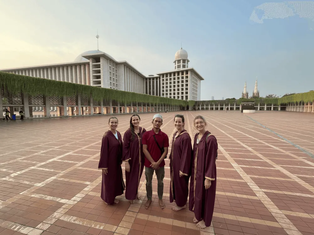 Istiqlal Mosque Jakarta: Complete Visitor Guide - Ekaputra