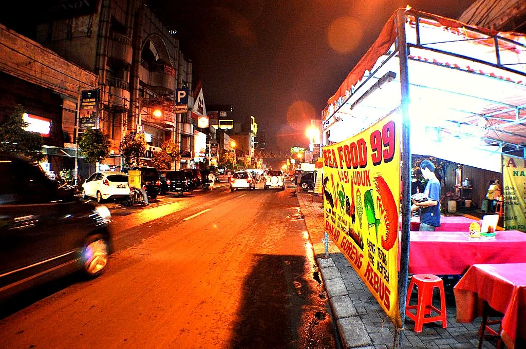 Jakarta Night Tour: Experience the City After Dark - Ekaputra