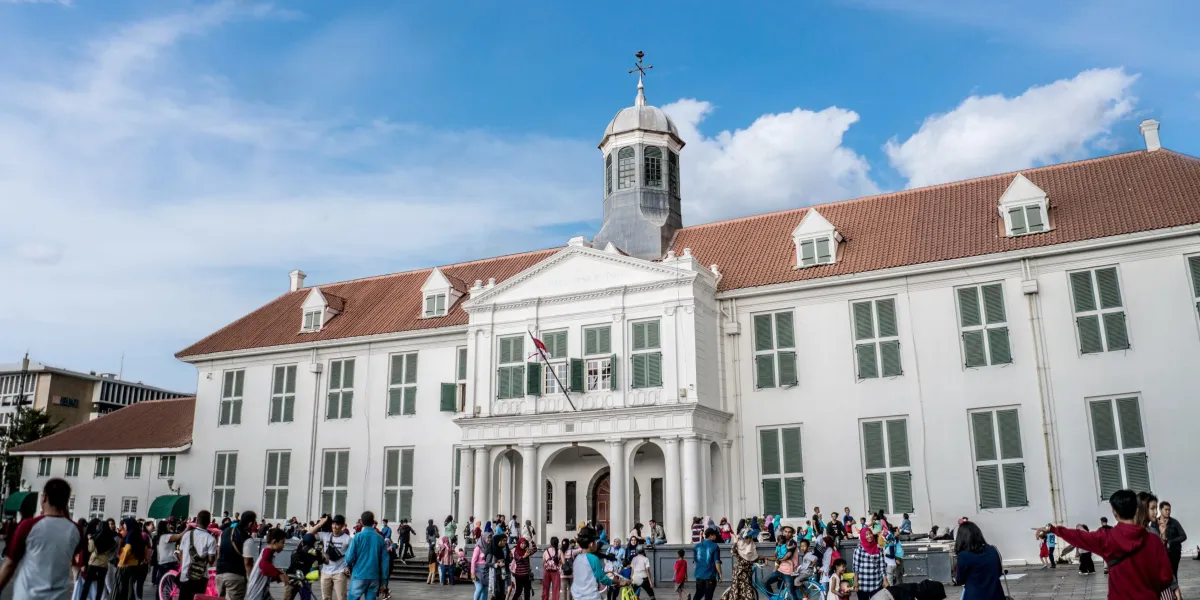 Jakarta’s Hidden Side: Kota Tua, Monas & Sunda Kelapa Harbor - Ekaputra