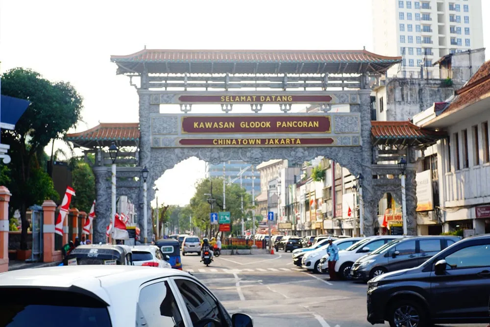 Jakarta Shopping Tour: From Traditional Markets to Mall - Ekaputra