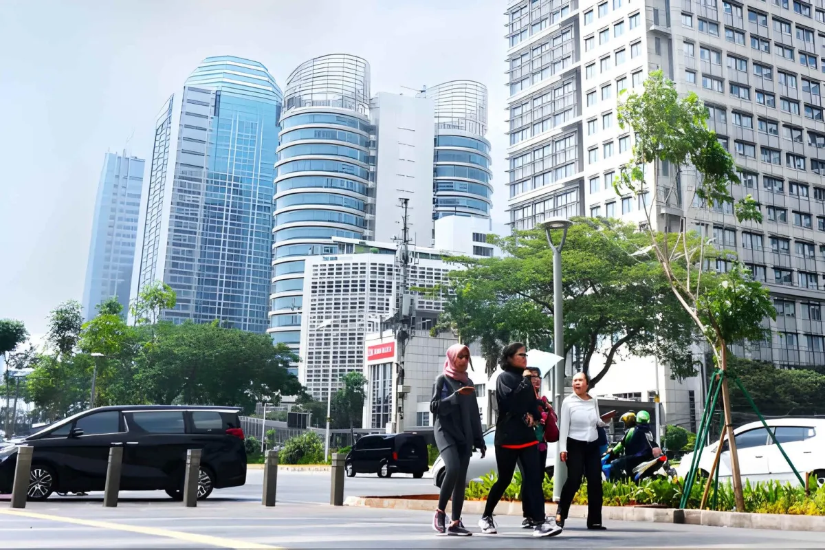 Is Jakarta Walkable? 5 Reasons Why Exploring on Foot is a Challenge - Ekaputra