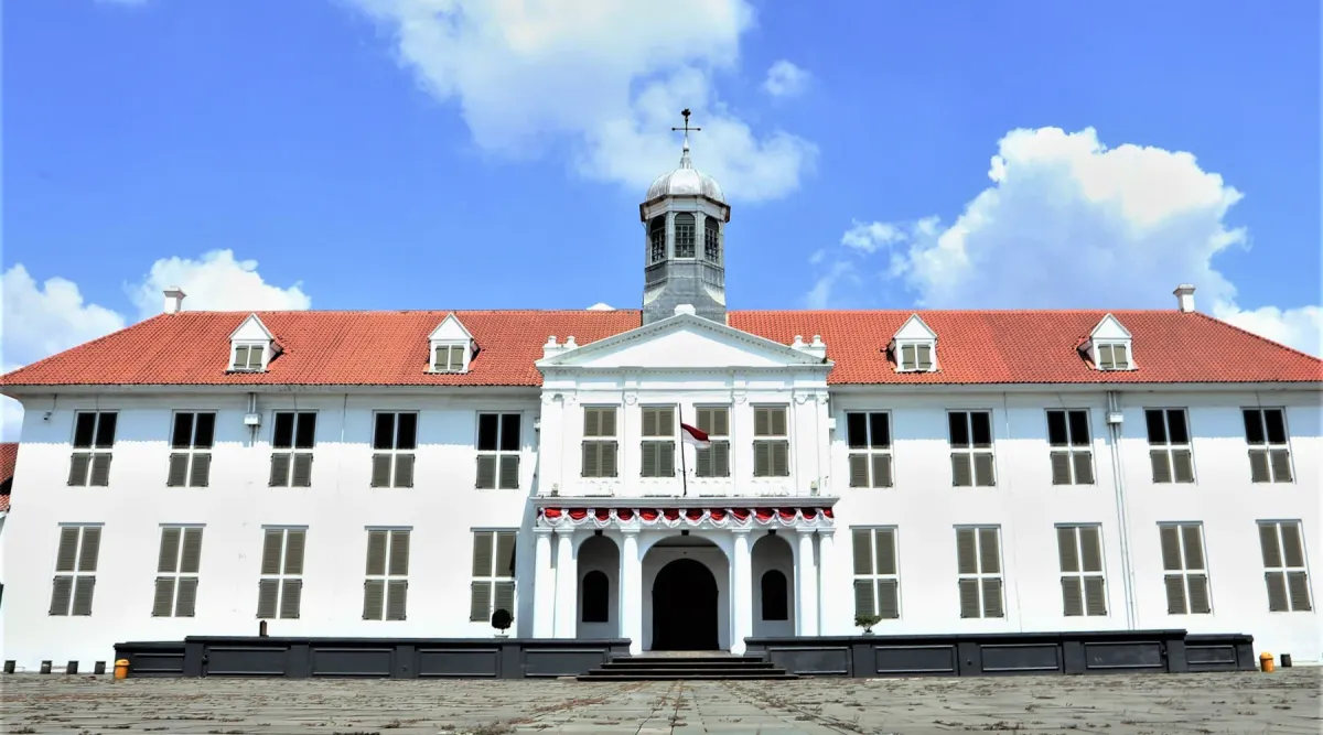 Why You Need a Private Tour Guide in Jakarta? - Ekaputra