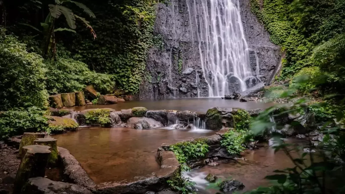 Jaksa Waterfall: Hidden Gem on Your Safari Day Trip - Ekaputra