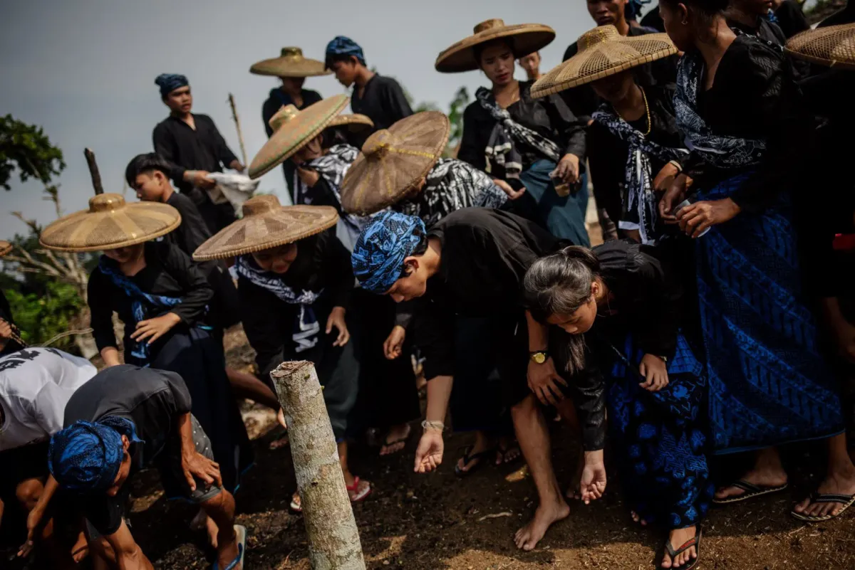 Baduy Village from Jakarta: How to Visit Indonesia Last Traditional Tribe - Ekaputra