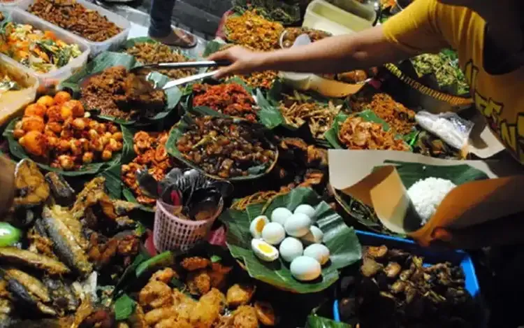 Food Market in Jakarta Guide: Eat Like a Local - Ekaputra