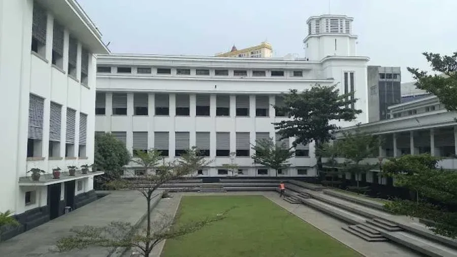 Museum Mandiri Jakarta: The Complete Visitor's Guide to Kota Tua's Historic Banking Museum - Ekaputra