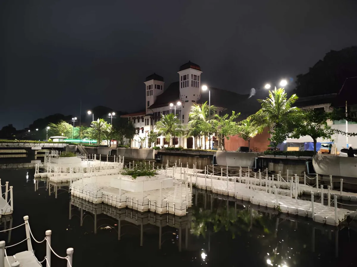 Jakarta at Night for Families: Safe Evening Route Without Nightclubs - Ekaputra