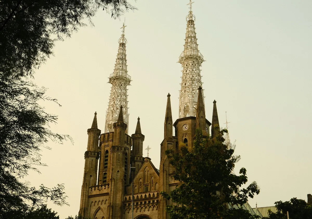 Top 10 Must-See Attractions in Jakarta for First-Time Visitors - Ekaputra