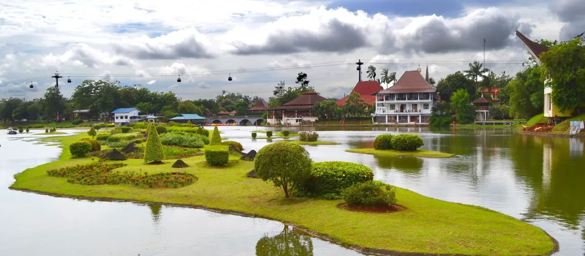 Jakarta Family Friendly Tour: Fun Attractions for All Ages - Ekaputra