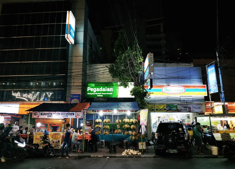 Jakarta Evening Food Tasting Walk: A Night Culinary Experience in the City - Ekaputra