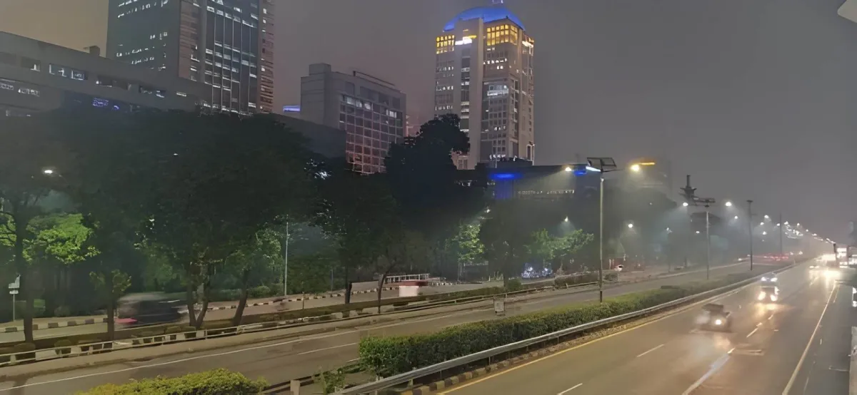 Is Jakarta Walkable? 5 Reasons Why Exploring on Foot is a Challenge - Ekaputra